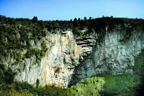 全州石塘镇石脚盆天坑群