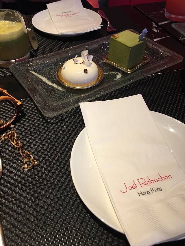 LE SALON DE THÉ de Joël Robuchon(圆方店)