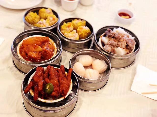 半岛海鲜酒家(Fullerton)