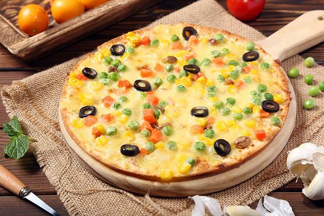 悦享绿山墙西餐厅