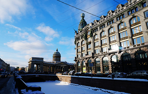 圣彼得堡图书大楼的图片