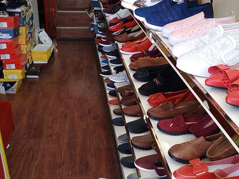 老北京布鞋(天海路店)旅游景点图片