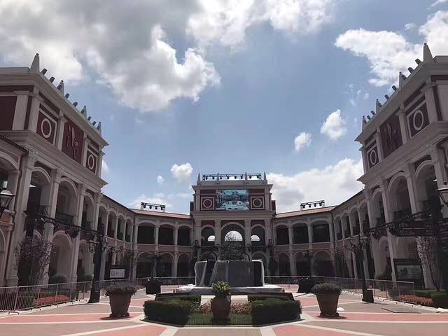 佛罗伦萨小镇（武汉名品奥特莱斯）