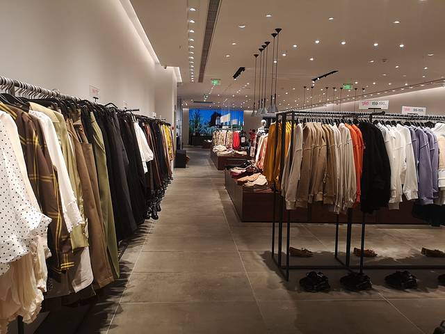 URBAN REVIVO(郑州国贸360广场店)