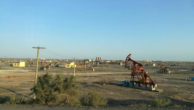 百里油田观景台