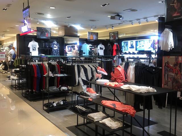 PUMA新光三越高雄三多门市