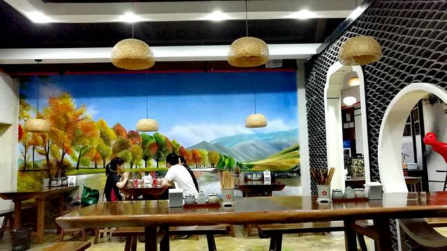 川菜平价超市·越巴蜀重庆牛腩面(泰晤士店)