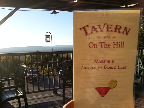Tavern on the Hill旅游景点图片
