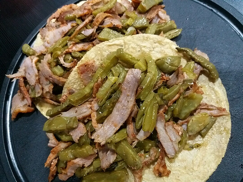 El Huequito, Tacos & Salsas
