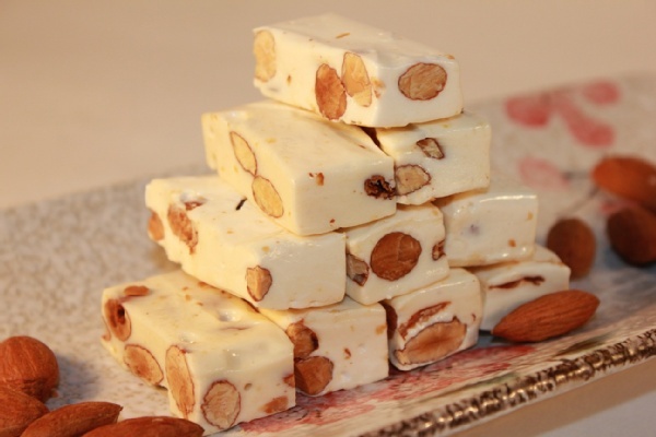 前山手工牛轧糖