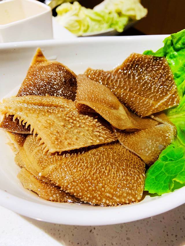 巴乡鱼头火锅店(中原东路店)