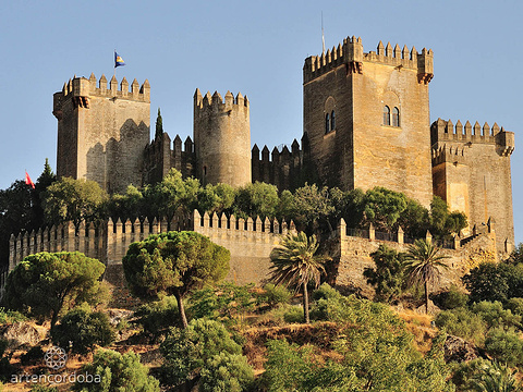 阿尔莫多瓦·德尔里奥城堡的图片