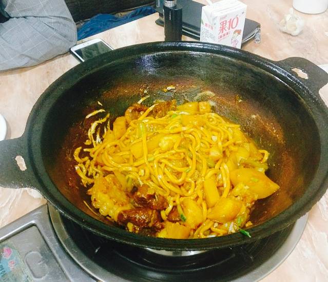 鑫阳明铁锅焖面(远望店)