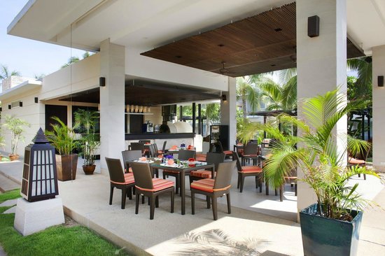 Salas Pool Restaurant