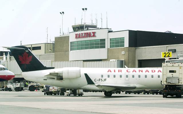 哈利法克斯罗伯特·洛恩·斯坦菲尔德国际机场