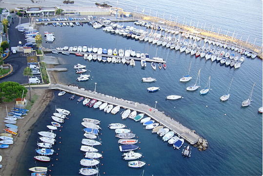 Port de la pointe Croisette旅游景点图片