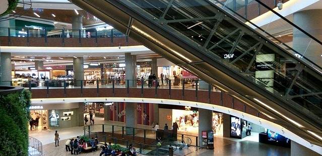 8号仓奥特莱斯(民康路店)