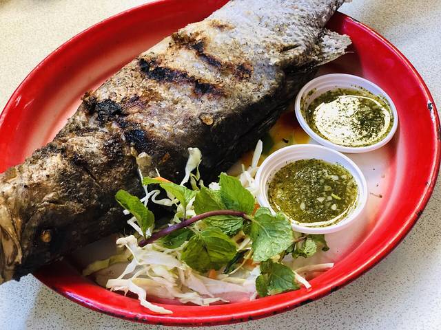 Pawat Somtum Seafood