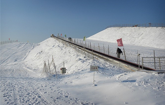 南高基滑雪场旅游景点图片