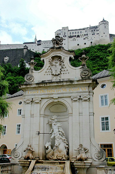 Fontana della Residenza