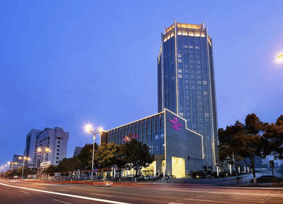 集休闲,娱乐,住宿为一体的多功能酒店推荐星级:镇江九华锦江国际酒店