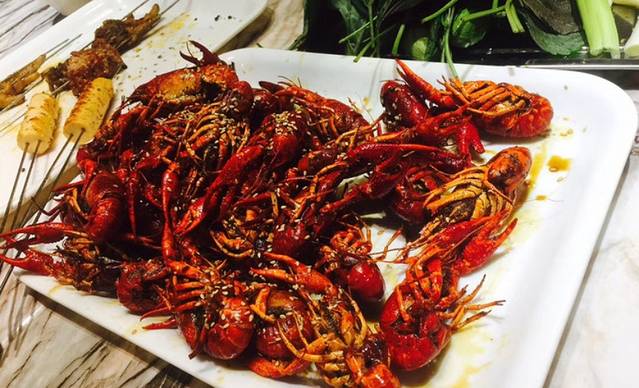 溪溪蒙古烤羊腿(东大二店)