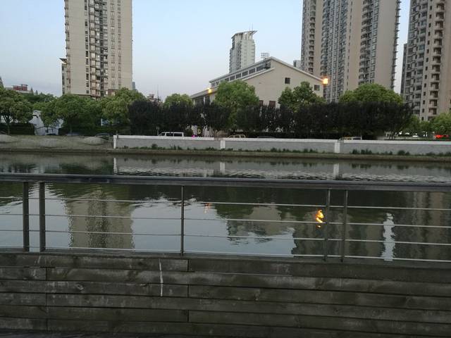 长风生态商务区1号滨河绿地