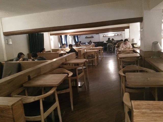 IS YOU BAKERY伊之友烘焙(工人西路总店)