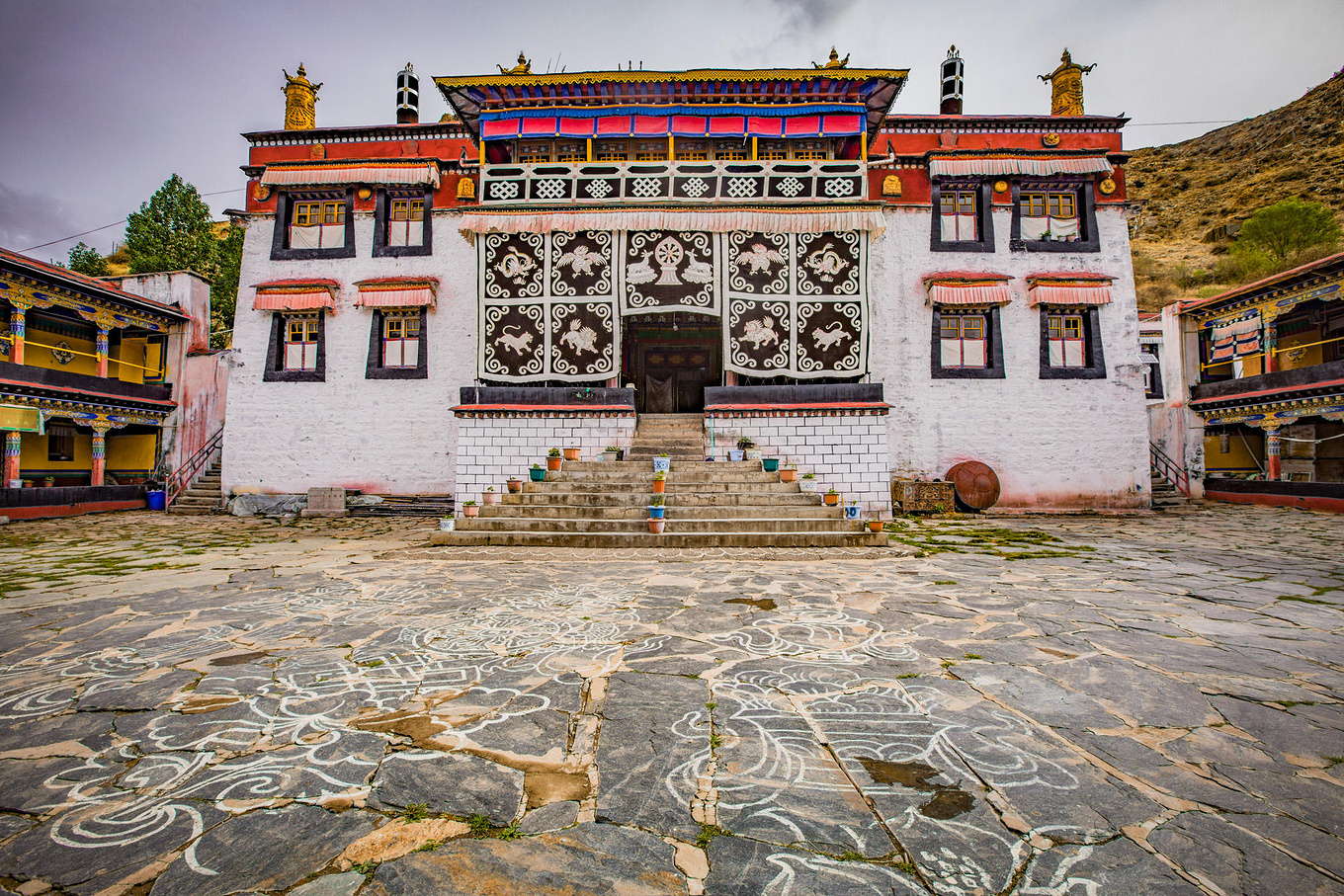 西藏农民群众欢度“望果节”赛马庆丰收 - 中国日报网