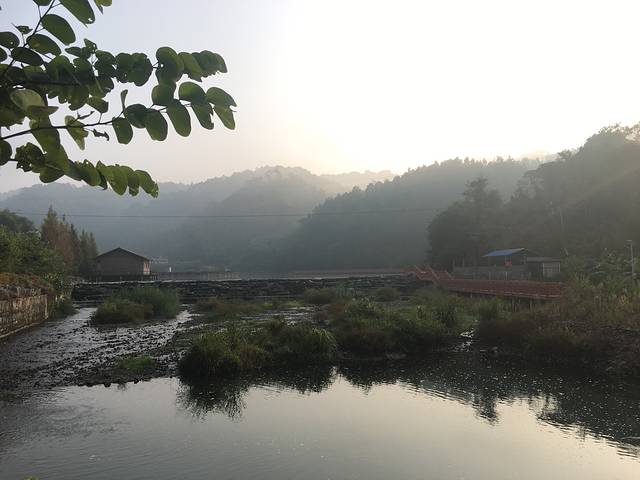 长坪水韵瑶寨景区