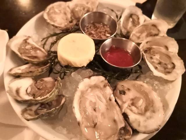 Hank's Seafood Restaurant