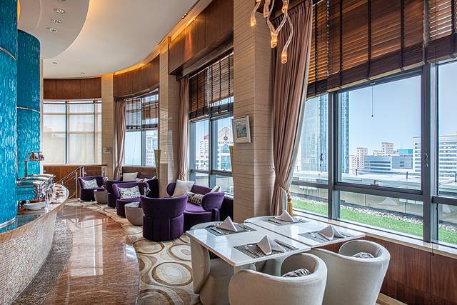 青岛中心假日酒店蓝天行政酒廊