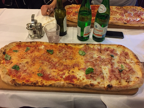 Pizzeria & Ristorante Bella Napoli旅游景点图片