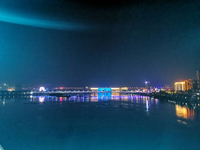 沧浪洲生态湿地步行桥