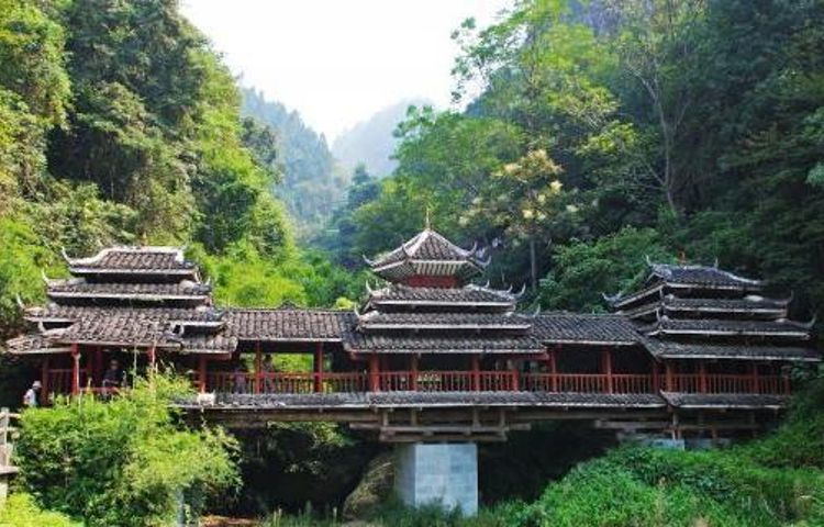 银水侗寨鱼餐馆