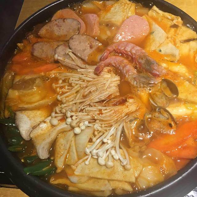 方氏猪六福韩情烤肉(新天地店)