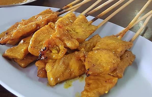 MeeTonPoe Phuket Town