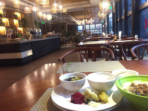 金娜里皇家雅宴国际自助餐厅旅游景点图片