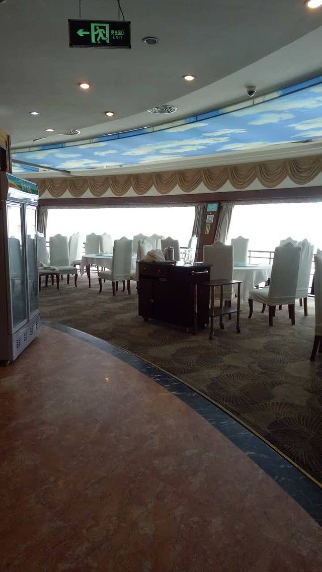九重天旋转餐厅