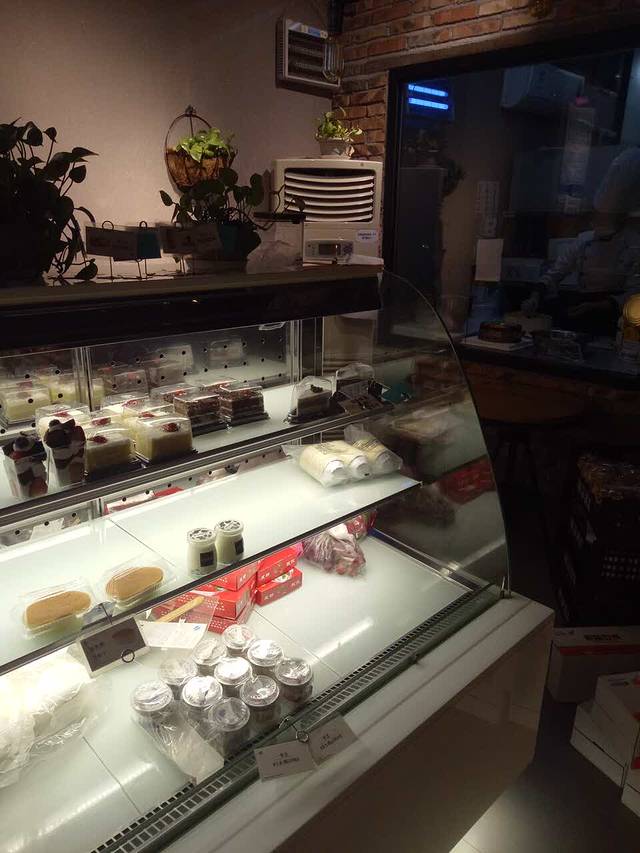 罗莎蛋糕(红旗店)