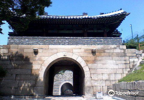 Changuimun Gate (Jahamun Gate)