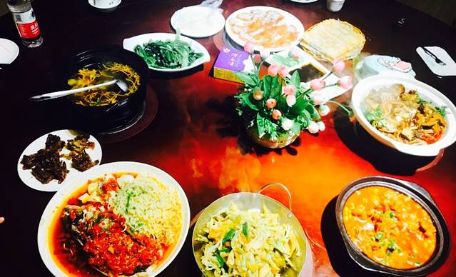 梁记粥铺(育才路店)