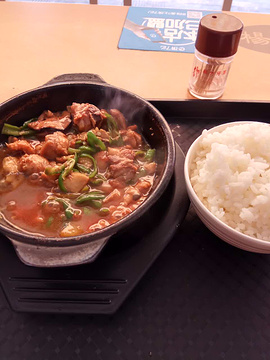 杨铭宇黄焖鸡米饭的图片