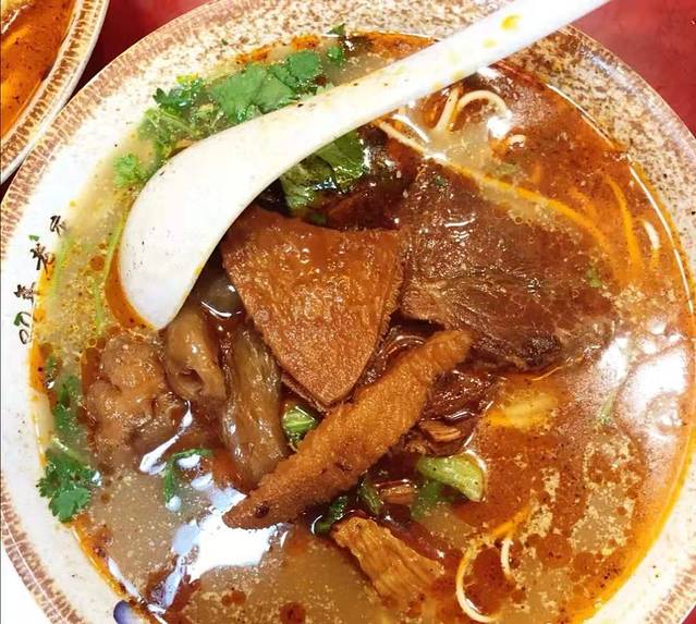 金杨拉面王小吃面馆·牛三宝面·红烧牛肉粉