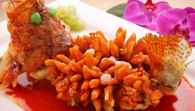 老牌坊鲁菜名店(省体店)