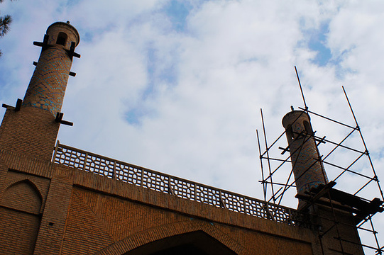 迈纳.琼邦menar jonban