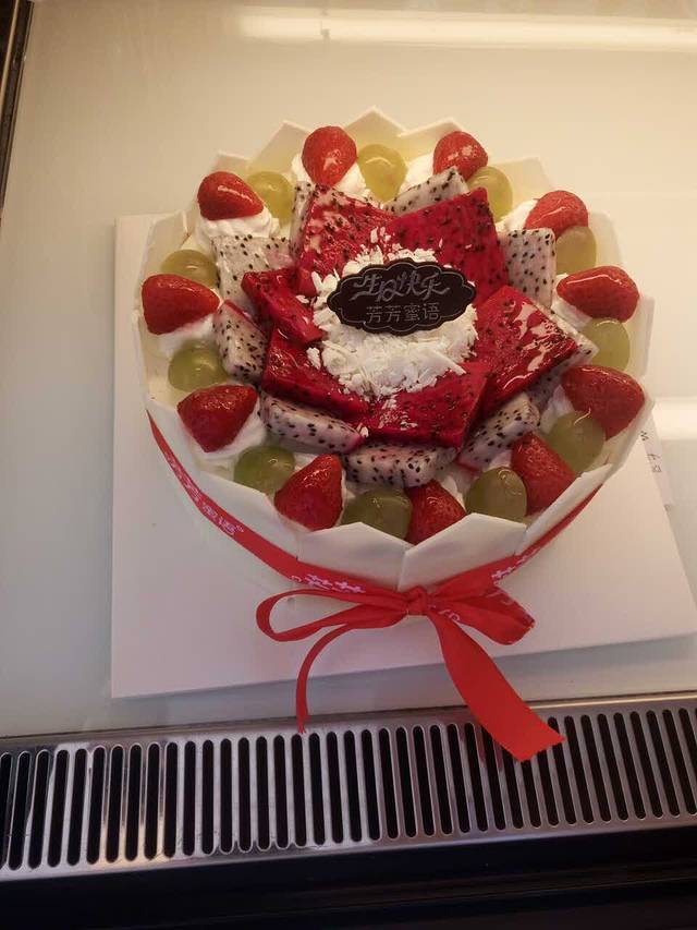 芳芳蜜语蛋糕店(乌拉特前旗红卫北路包百商场底店)