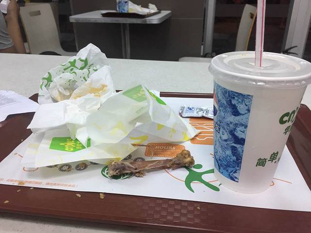 华莱士·全鸡汉堡(三角圩店)