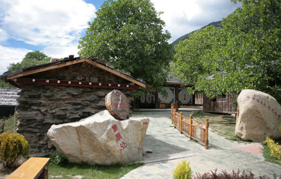 西藏民俗第一村旅游景点图片