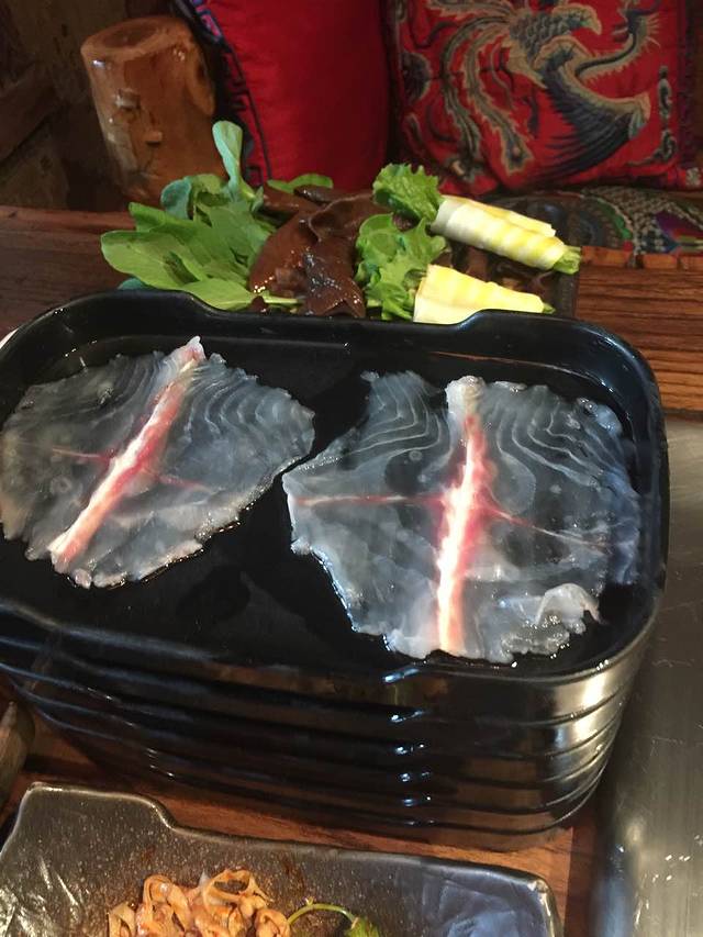 老牌坊云南鱼豆花火锅(嵩山店)